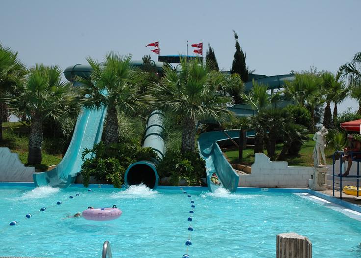 Змеевидные горки (Serpentine Slides)