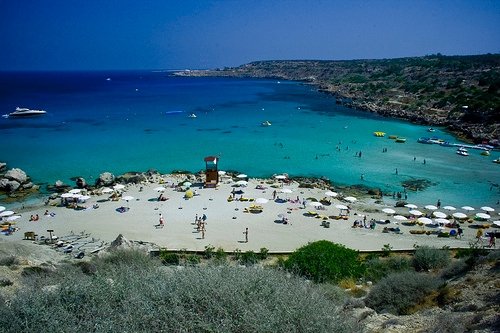 пляж Коннос-Бей (Konnos Bay)