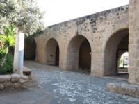 Агиа-Напа монастырь стена
