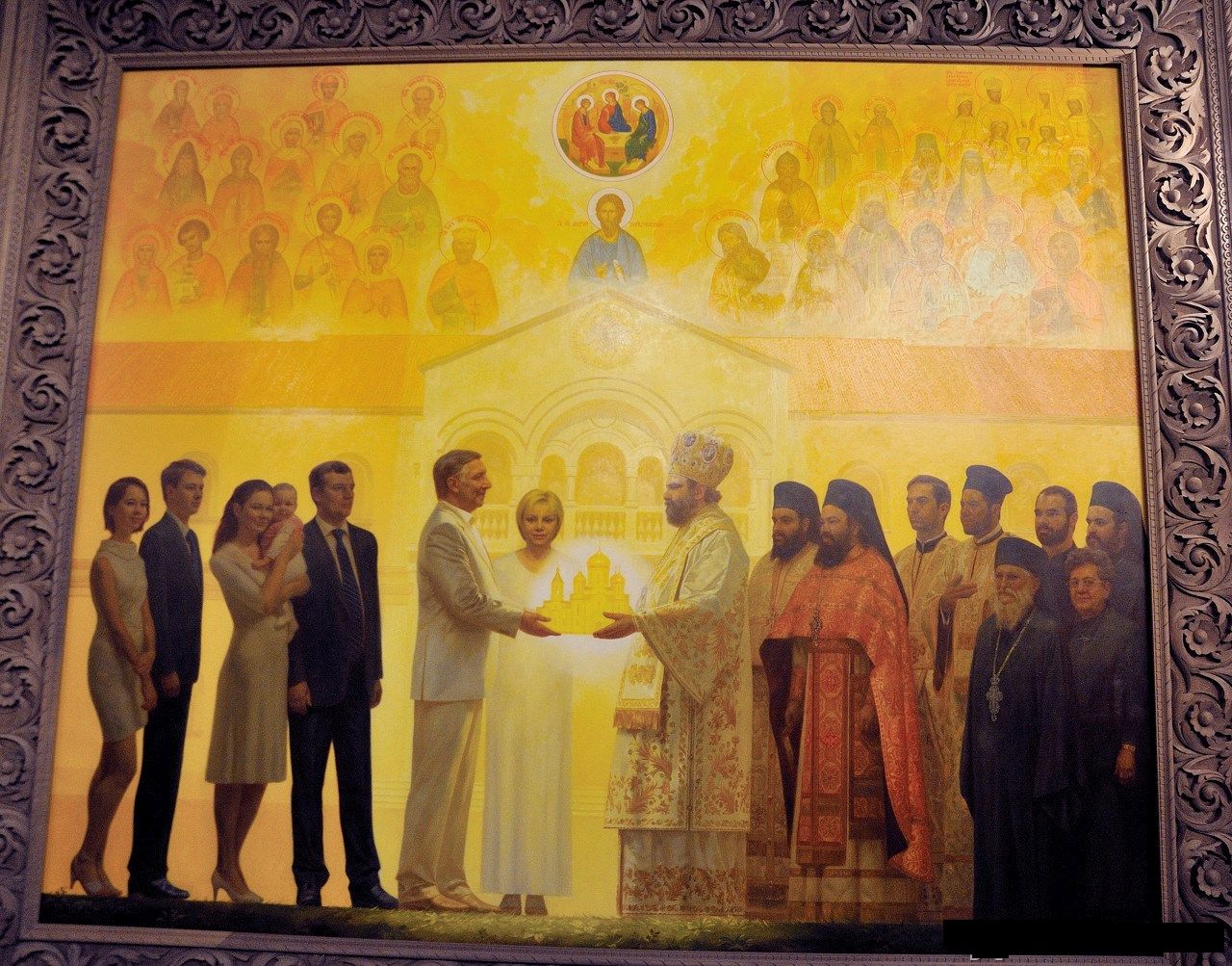 Вячеслав Заренков (с семьёй), дарящий новый храм Кипру